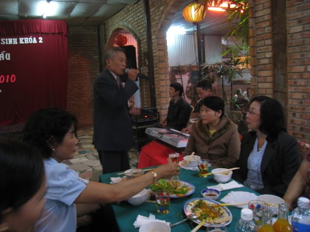 IMG_0375.jpg - Ca sĩ Văn Thương - chợ Mai.