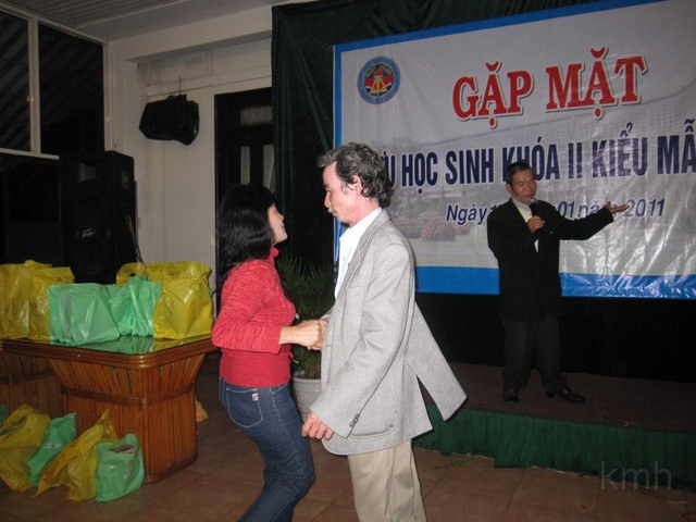 IMG_4239-1_resize.JPG - ...nhảy và ...dảy