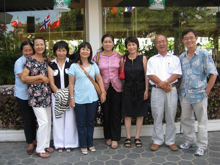 K3_10Jun2010_h3.jpg - Hàng đứng(từ trái sang phải):Thu Hương, Thanh Hà, Như Hồng, Hạnh Ngô, Tùng, Thảo M, Phước, Nhân