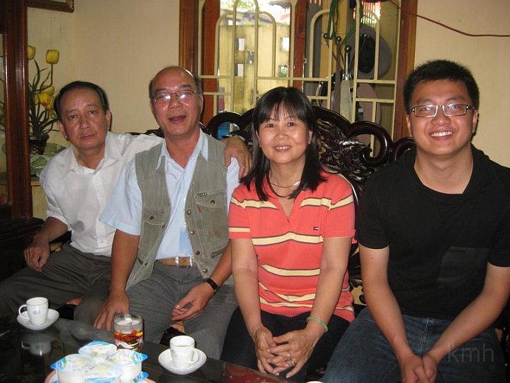 Picture+016.jpg - Bửu Ba, Lê Phước, Hạnh, và con trai Bửu Ba