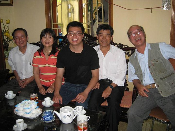 Picture+017.jpg - Bửu Ba, Hạnh, con trai Bửu Ba, Lê Quang Hùng và Lê Phước