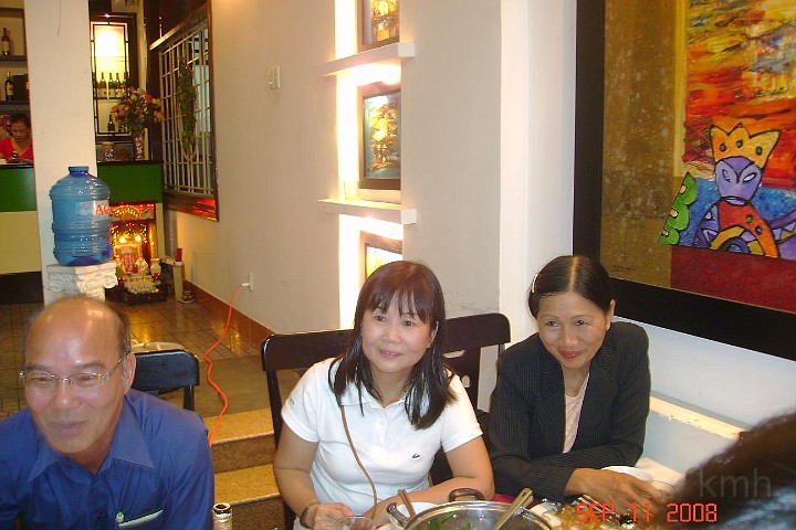 DSC03222.JPG - Từ trái: Phước, Hạnh, Thu Hương