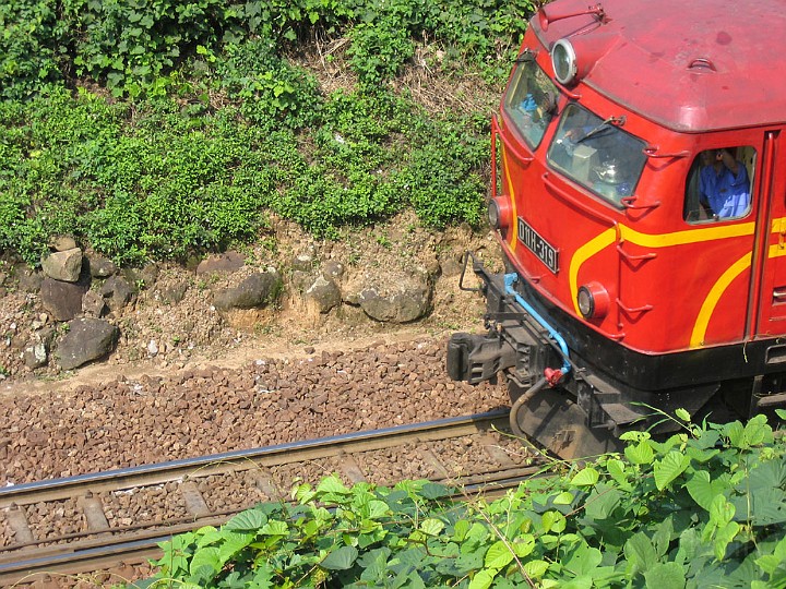 IMG_0577c.jpg - Xe lửa qua đèo Hải Vân