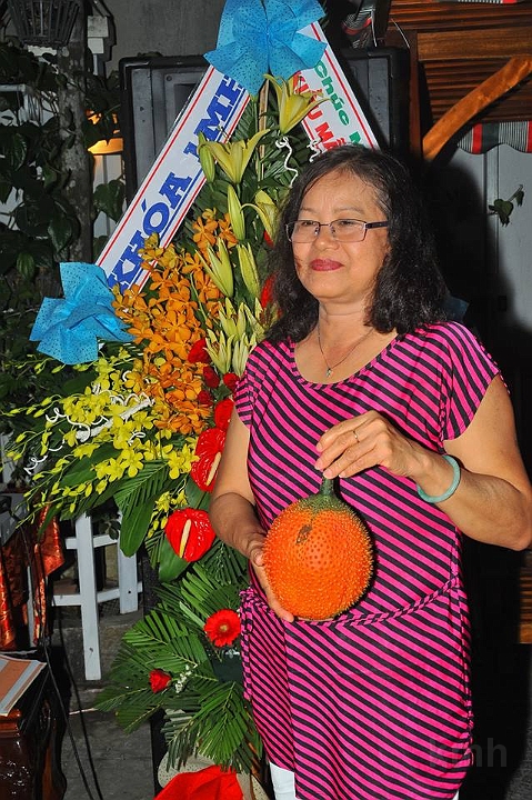 KmhDn_10yrs_h107.jpg - Cô Thơm (Y Tá)