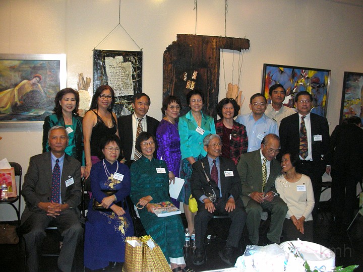 DSCN0447ss.jpg - Thầy trò chụp hình lưu niệm