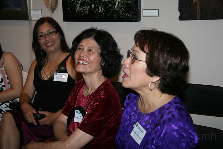 IMG_4850s.jpg - Từ trái: Bích Đào K1A, Lương Y K1A, Bích Thúy K1A