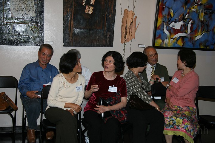 IMG_4864s.jpg - Từ trái: anh Thuyên (ông xã Bích Thúy K1A), Hay K1A, Lương Y K1A, .., thầy Tiên, cô Lê thọ Giáo