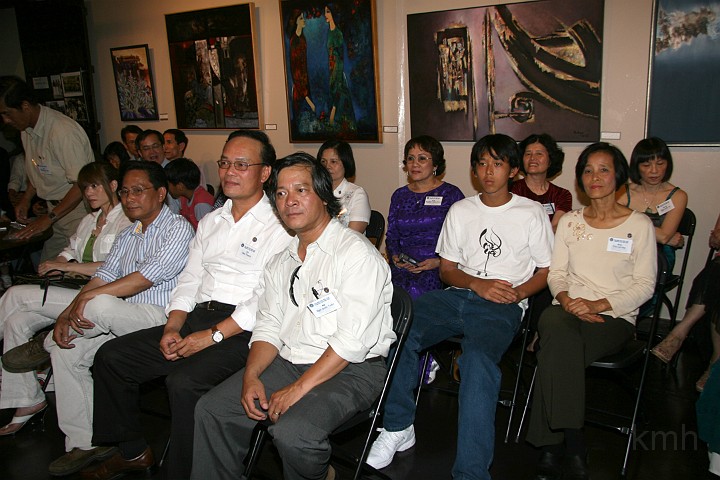 IMG_4906s.jpg - Dãy trước: vợ chồng Ng văn Bé K6, Mai Thanh K7, Ngô quốc Tuấn K6
