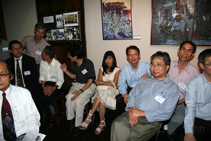 IMG_4912s.jpg - Từ trái: anh Vỹ K1A,Hồ v Hơn K1A,..., cặp Hùng K4,NamK3, Tấn K2, Khâm K2