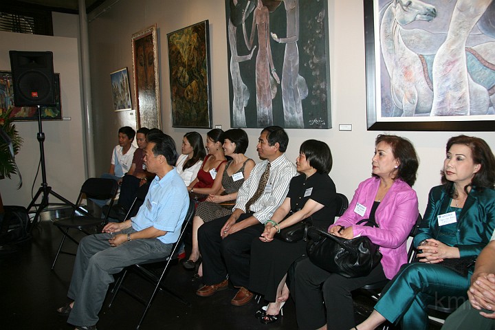 IMG_4919s.jpg - Dãy sau từ phải: DiệnK1B, khách ĐK, cặp Tân (Phúc)K3, Thảo Em K3, Xê K6, Ngọc Hân K6