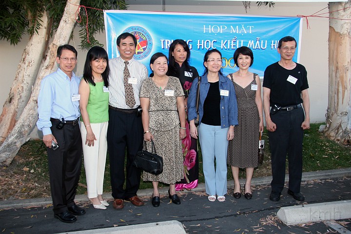 IMG_5007s.jpg - Khóa 3: Nam, Minh Ngọc, Tân, Kim Liên, Ngọc Quỳnh, Hương Lan, Thảo Em, Thuận