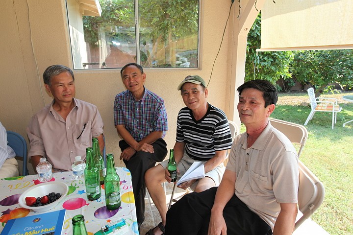 IMG_3788_resize.JPG - Từ trái: Hồ Văn Hơn K1A ( San Diego), Triều K1A, Vĩnh K1A, Hoàng Hồng K1A