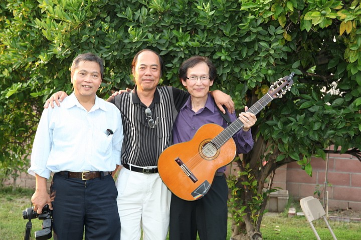 IMG_3931_resize.JPG - Khóa 4: Vĩnh (Canada), Tý (Vietnam), Hùng