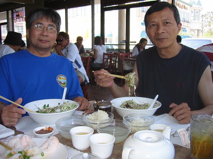 IMG_4041ss.jpg - Tấn K2, Thuận K3: cơm hến Vỹ Dạ