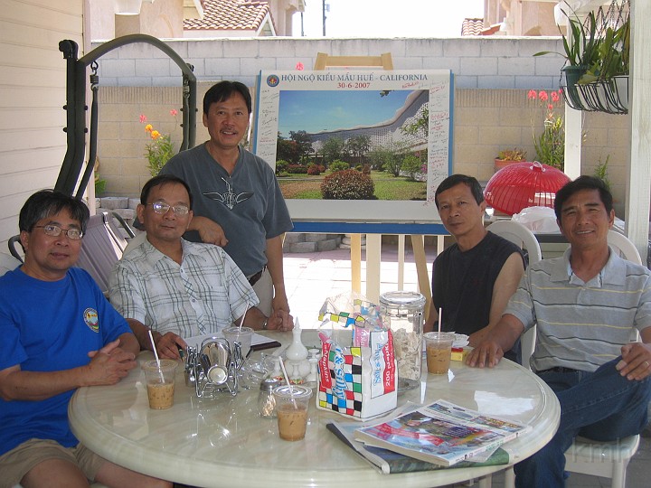 IMG_4045ss.jpg - Thứ 7 ngày 07 tháng 07 năm 07 gặp mặt tổng kết: Tấn K2, Thảo K1A, Khôi K2, Thuận K3, Lân K2