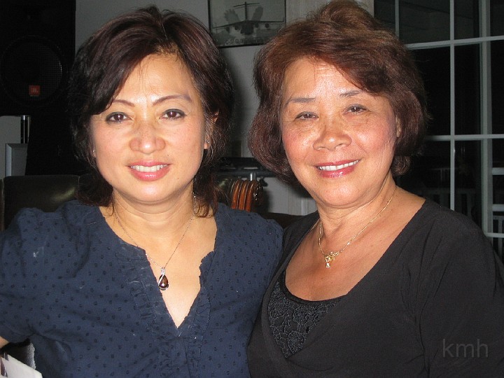 IMG_3590.JPG - Hình lưu niệm: vợ Mai Thanh và cô Trần Hữu Long