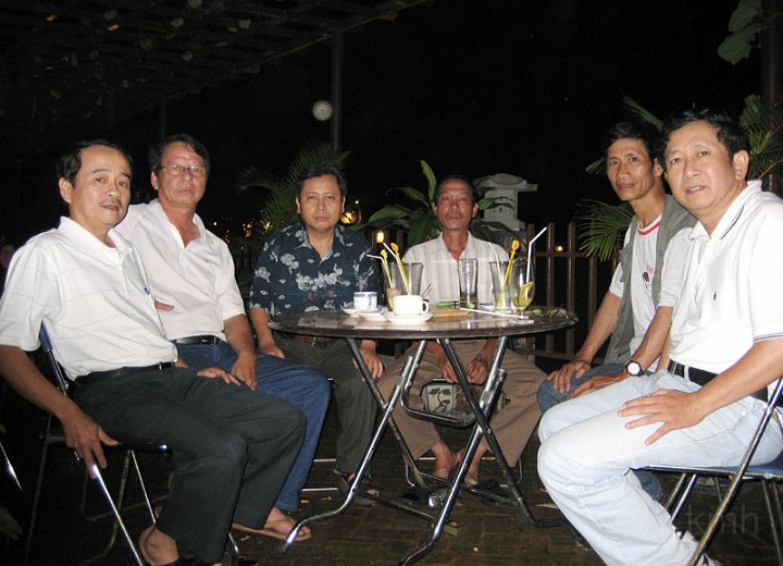 BLL_KMH_Hue_03-05-2007.jpg - Buổi họp mặt ngày 03-05-2007 tại Café Xanh
