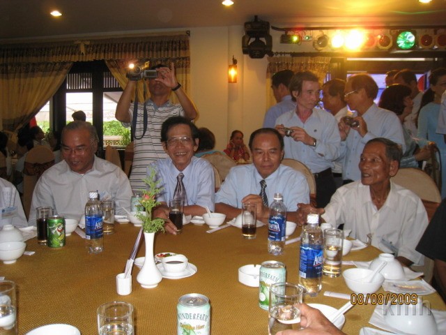 ResizeofIMG_0352.jpg - ASCII