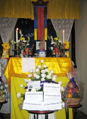 H1_KMH_phung_dieu.jpg - Phúng điếu của Kiểu Mẫu Huế