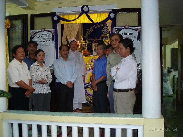 Linh_Tiep_va_cac_ban_K2.JPG -                                