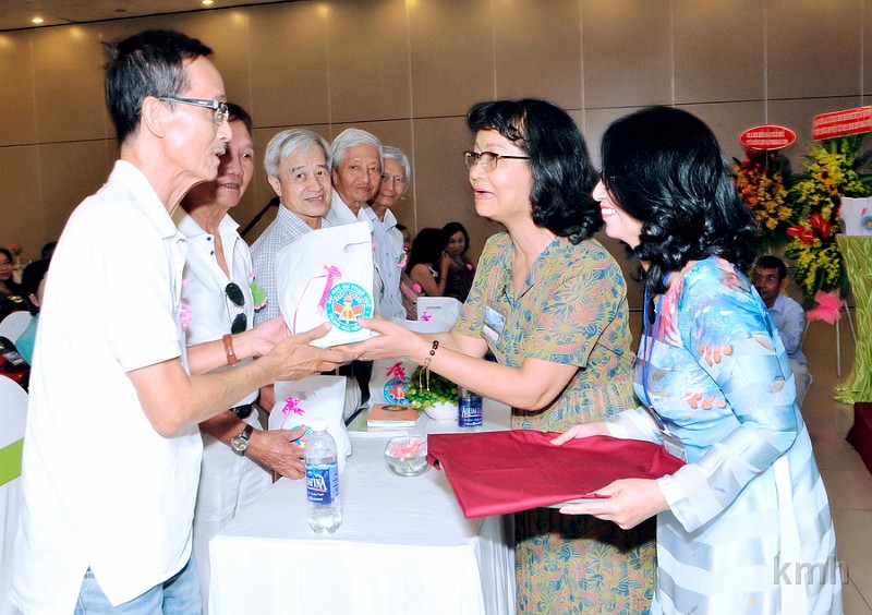 HPP_8491s.jpg - Tặng quà Thầy Cô