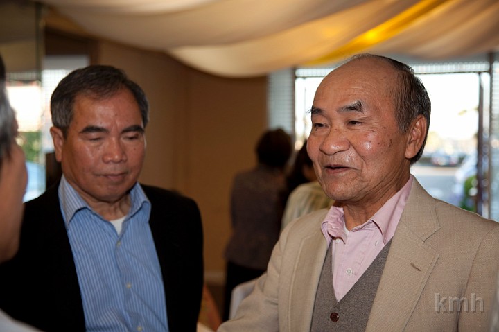 IMG_7288_resize.jpg - Thầy Đào Hữu Suyền và thầy Nguyễn Văn Mỹ