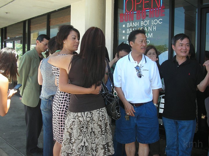 DSCN0501ss.jpg - Trưa Chủ Nhật 01-07-2007 mới thật sự bạn bè chia tay đầy tình cảm KMH