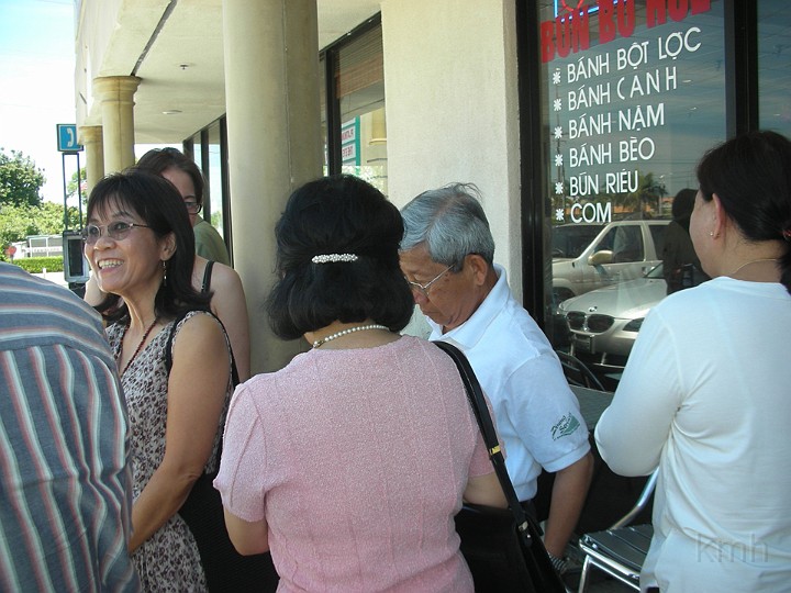 DSCN0505ss.jpg - Thầy trò quyến luyến