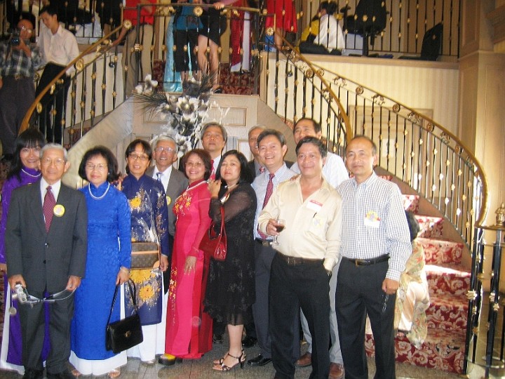 To_Rong_To_10.JPG - Gia đình Kiểu Mẫu - Toronto - Canada
