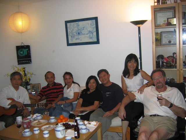 To_Rong_To_4.JPG - Tại nhà Nhân Toronto-Canada: Vĩnh k4, vợ chồng Hưng K6, vợ chồng Nhân K3, vợ chồng Minh Ngọc K3