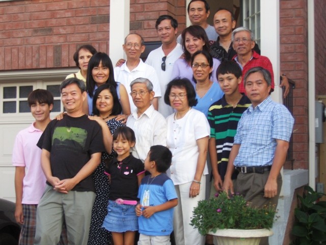 To_Rong_To_6.JPG - Gia đình KMH Mỹ gặp gở gia đinh KMH Canada