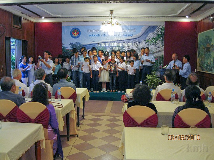 IMG_0301_1.jpg - Các em đồng ca bài Kiểu Mẫu Ca