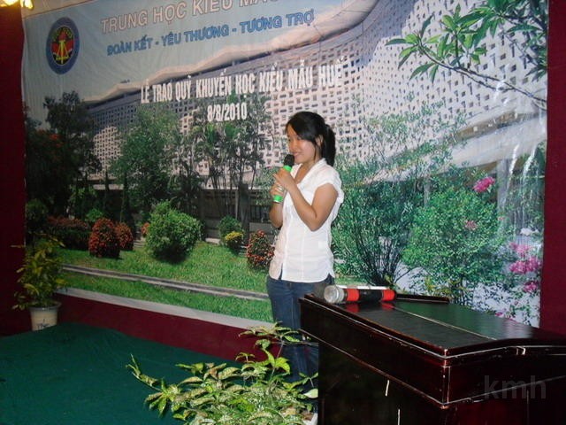 SDC12409.jpg - Đại diện các cháu nói lời cảm tạ