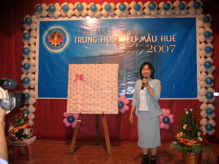 38_Du_Du_K10_tang_tranh_cho_KMH.jpg