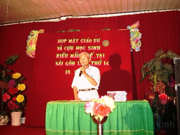 ThayCamdayCanhNong.jpg - Thầy Cẩm dạy môn Canh Nông phát biểu