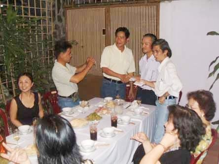 Gap_nhau_tai_nha_Tuy.JPG